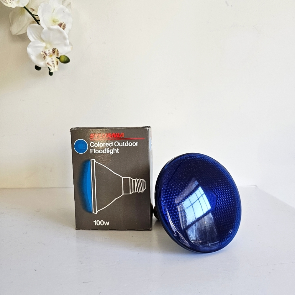 Vintage Sylvania Blue Floodlight 100W NOS Outdoor Bulb Made USA PAR